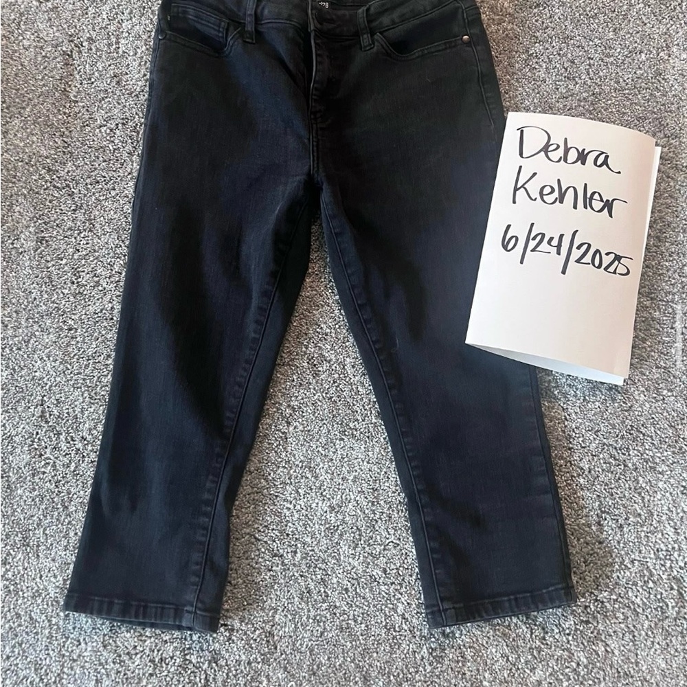 Judy blue midrise black Capri size 7/28